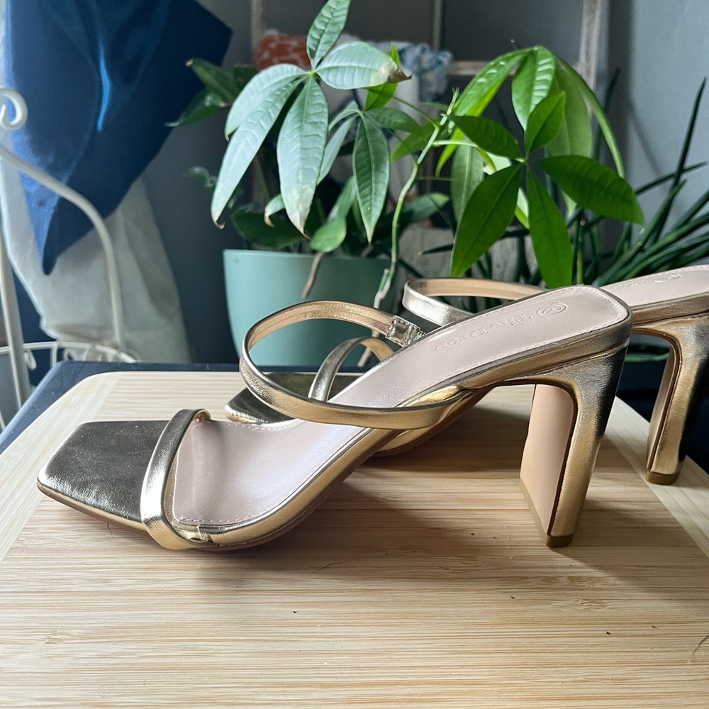 Chic Gold Strap Heels for Women - Picture 2 of 4